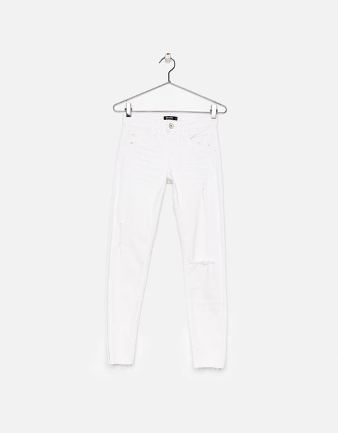 Low waist ripped jeans