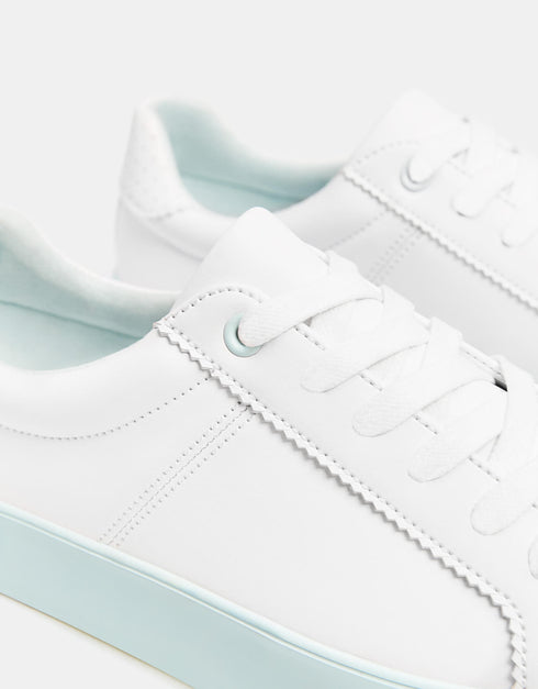 Trainers with heel detail